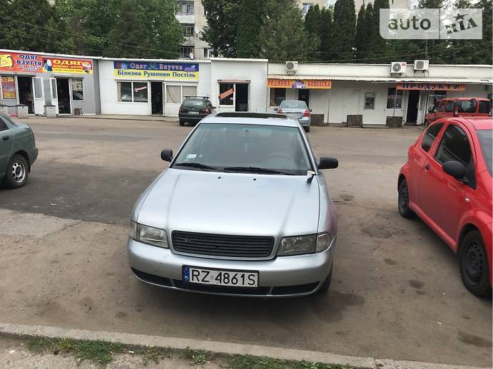 Седан Audi A4 1997 в Львове