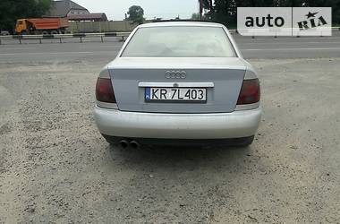 Седан Audi A4 1995 в Черновцах