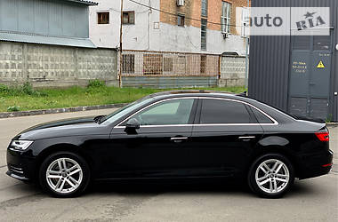 Седан Audi A4 2015 в 