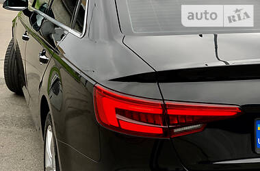 Седан Audi A4 2015 в 