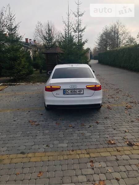 Седан Audi A4 2015 в Львові