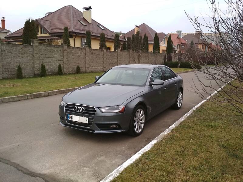 Седан Audi A4 2013 в Ровно