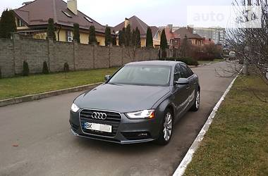 Седан Audi A4 2013 в Ровно