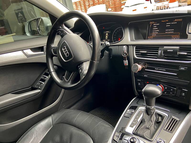 Седан Audi A4 2012 в Києві