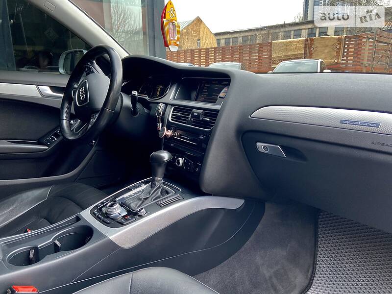Седан Audi A4 2012 в Києві