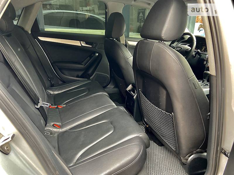 Седан Audi A4 2012 в Києві