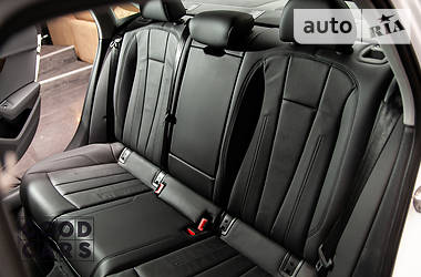 Седан Audi A4 2018 в 