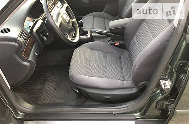 Седан Audi A4 1999 в 