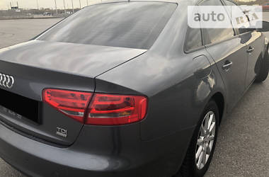 Седан Audi A4 2014 в 