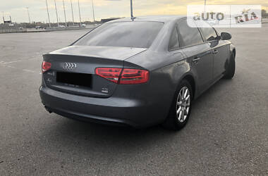 Седан Audi A4 2014 в 