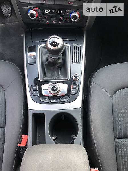 Седан Audi A4 2014 в Львове
