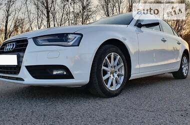 Седан Audi A4 2014 в 