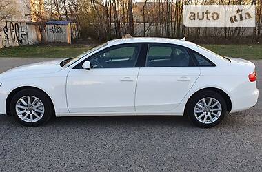 Седан Audi A4 2014 в 