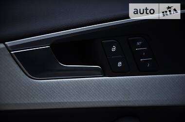 Седан Audi A4 2016 в 
