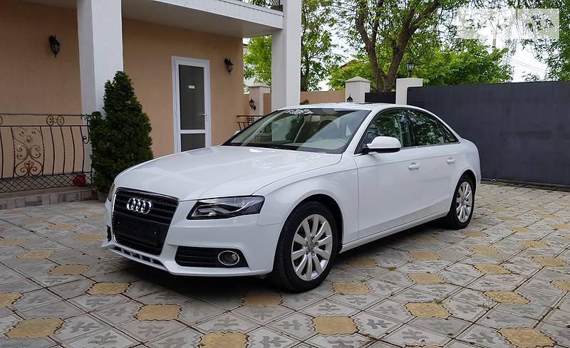 Седан Audi A4 2012 в 