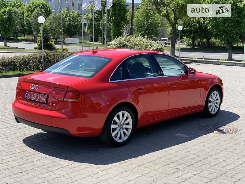 Седан Audi A4 2011 в Луцьку