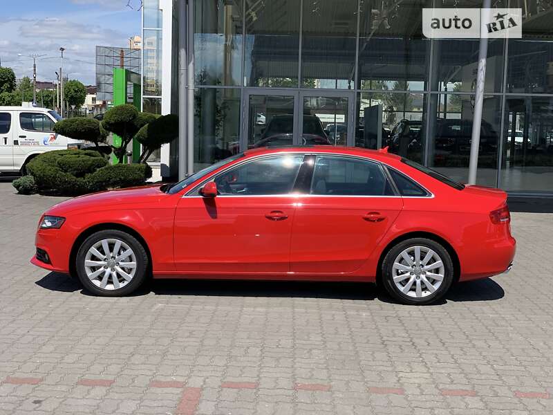 Седан Audi A4 2011 в Луцьку
