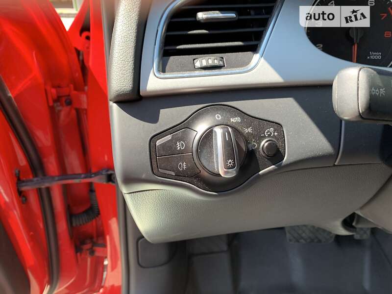 Седан Audi A4 2011 в Луцьку