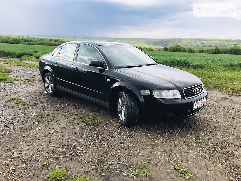 Седан Audi A4 2001 в Золочеві