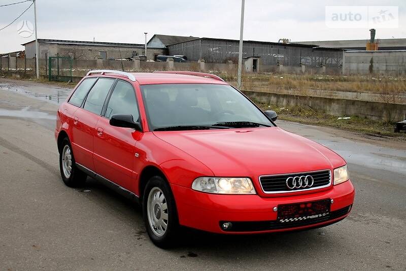 Универсал Audi A4 2001 в Костополе
