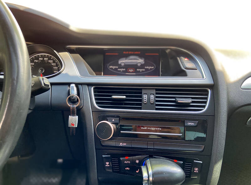 Седан Audi A4 2012 в Києві