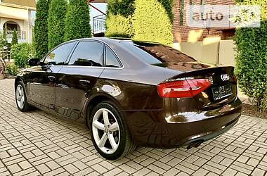 Седан Audi A4 2012 в Киеве