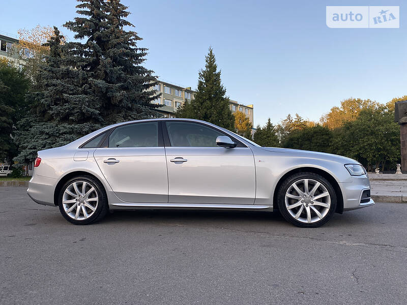 Седан Audi A4 2014 в Рівному