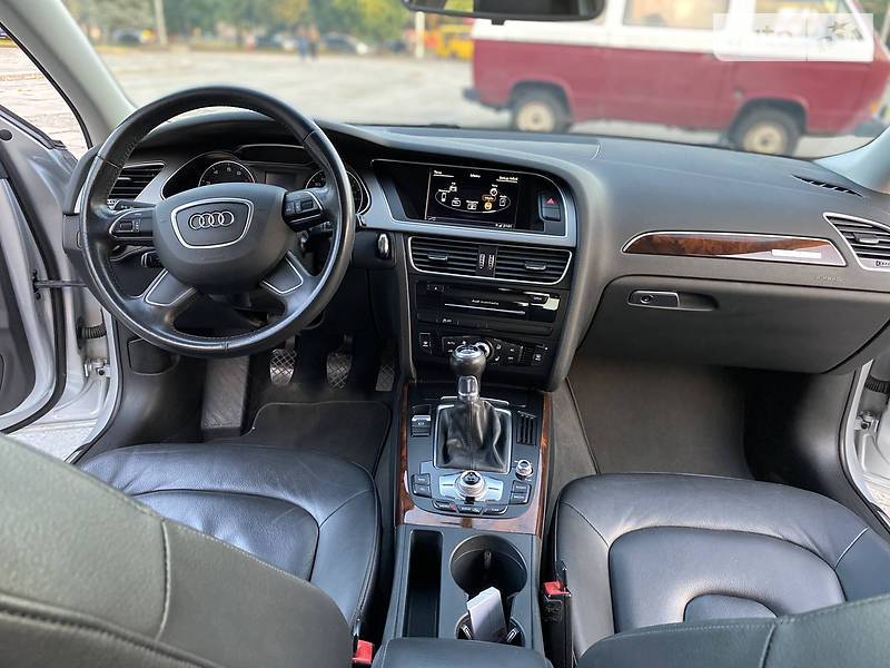 Седан Audi A4 2014 в Рівному