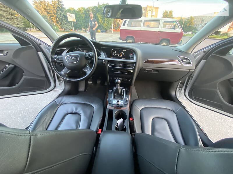 Седан Audi A4 2014 в Рівному