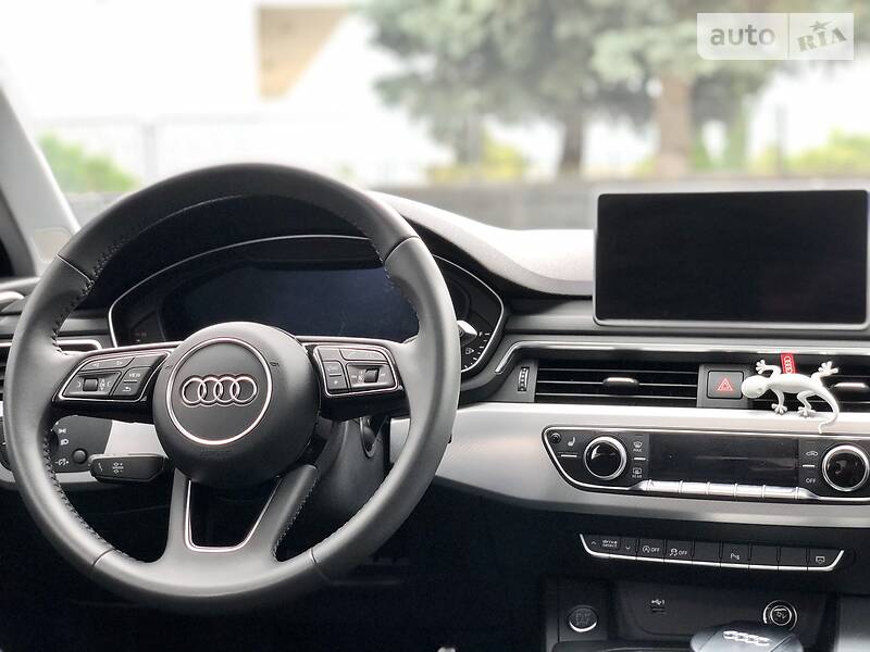 Седан Audi A4 2018 в Рівному