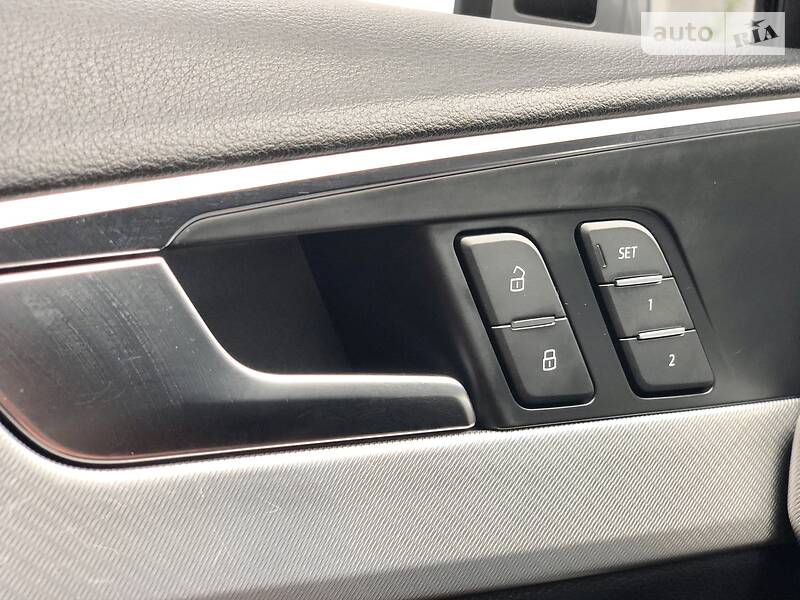 Седан Audi A4 2018 в Рівному