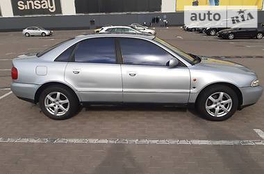 Седан Audi A4 1998 в 