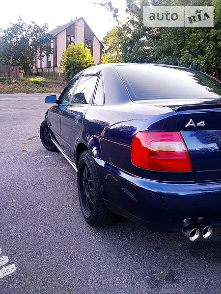 Седан Audi A4 1995 в Києві