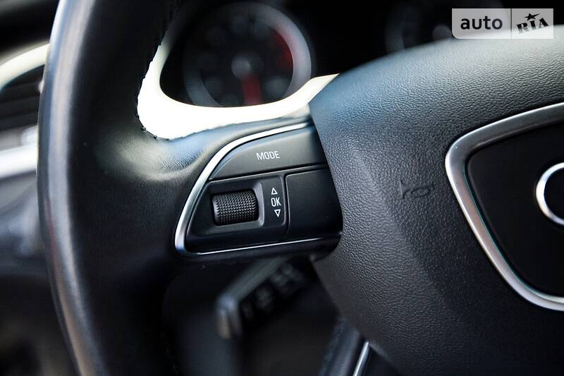 Седан Audi A4 2014 в Харкові