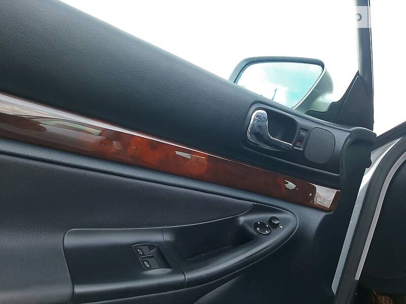 Седан Audi A4 2000 в Сарнах