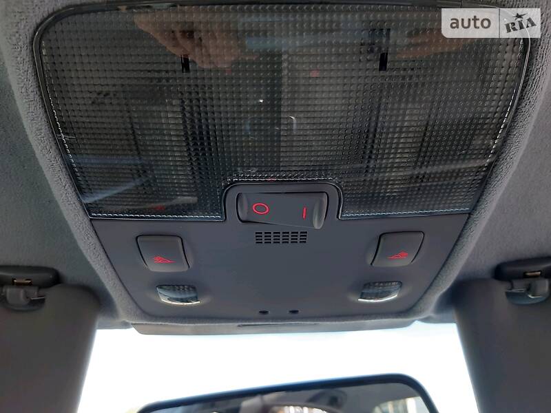 Седан Audi A4 2000 в Сарнах