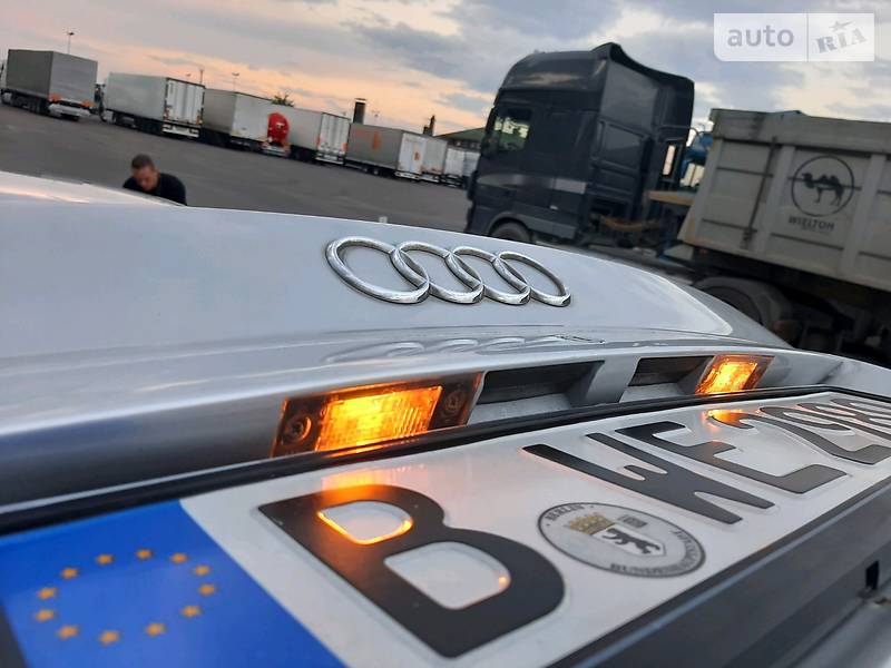 Седан Audi A4 2000 в Сарнах