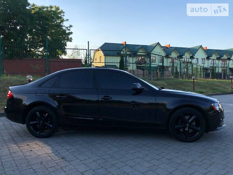 Седан Audi A4 2013 в Стрию