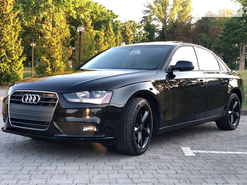 Седан Audi A4 2013 в Стрию