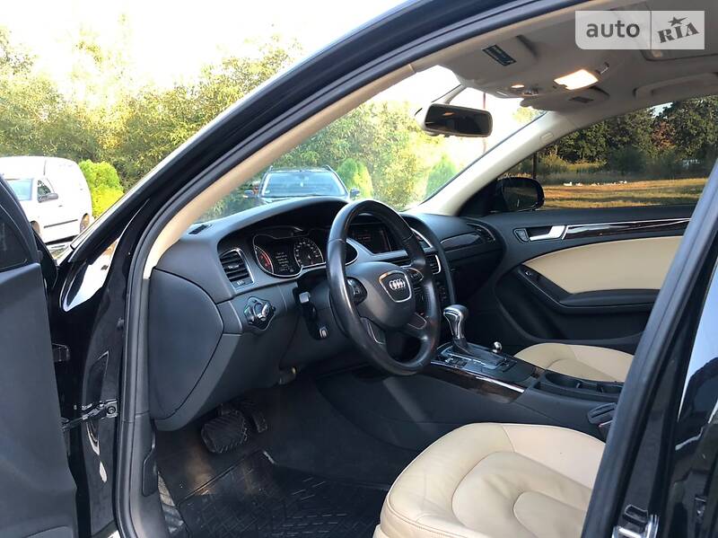 Седан Audi A4 2013 в Стрию