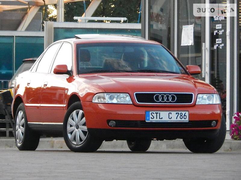 Седан Audi A4 2000 в Сарнах