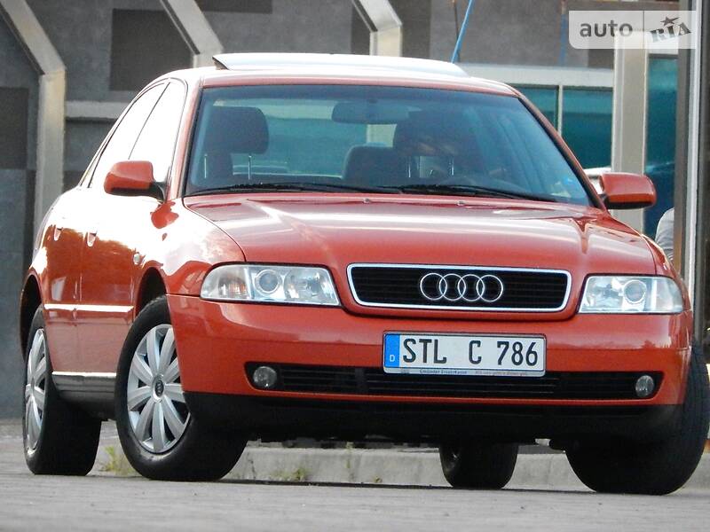 Седан Audi A4 2000 в Сарнах