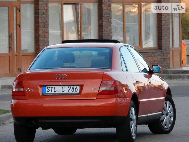 Седан Audi A4 2000 в Сарнах
