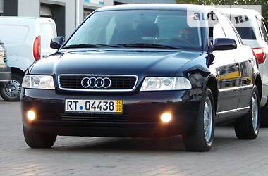 Седан Audi A4 2000 в Сарнах