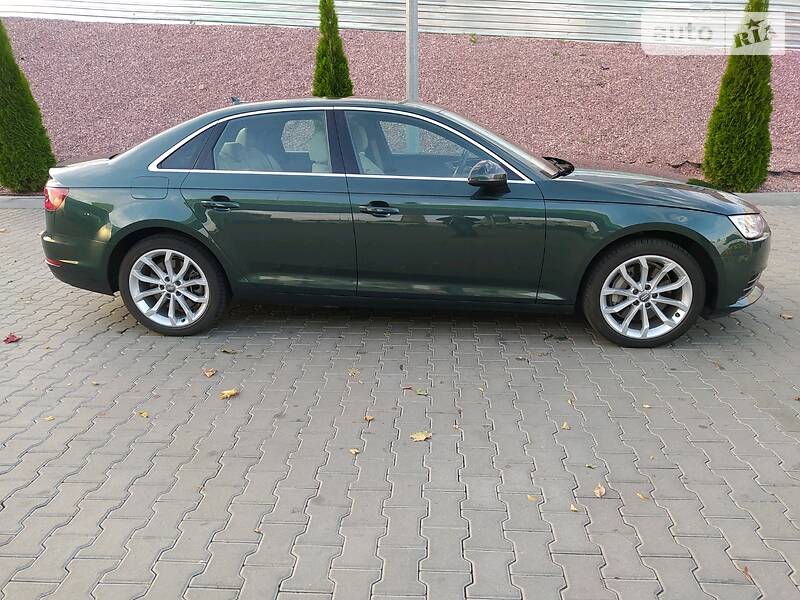 Седан Audi A4 2016 в Киеве