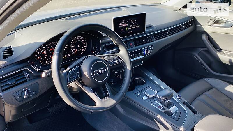 Седан Audi A4 2018 в Одессе