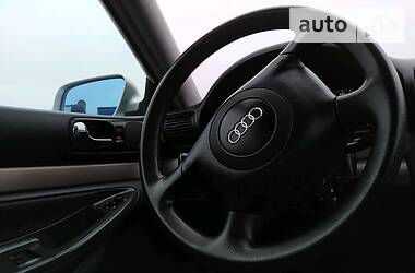 Седан Audi A4 2000 в Сарнах