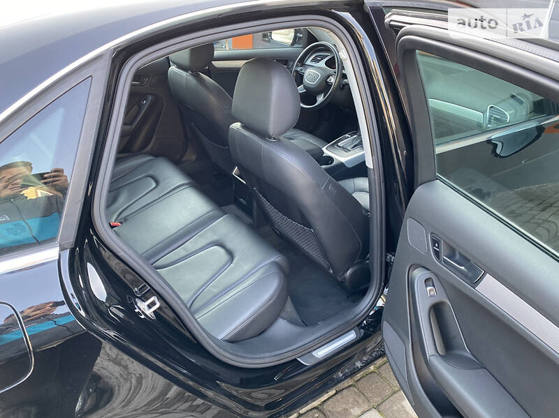 Седан Audi A4 2012 в Киеве