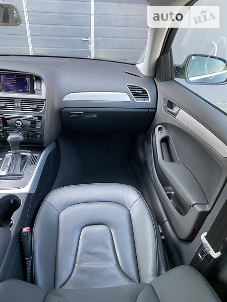 Седан Audi A4 2012 в Киеве