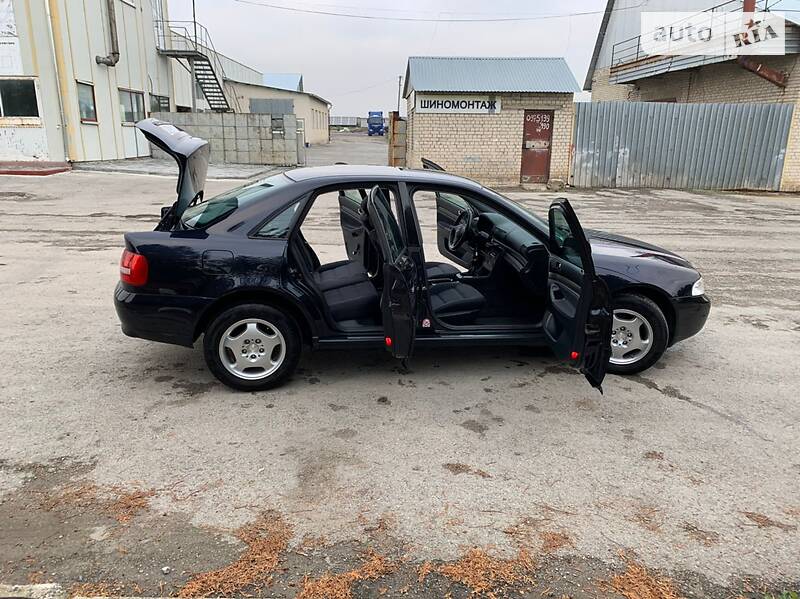 Седан Audi A4 2000 в Бучачі